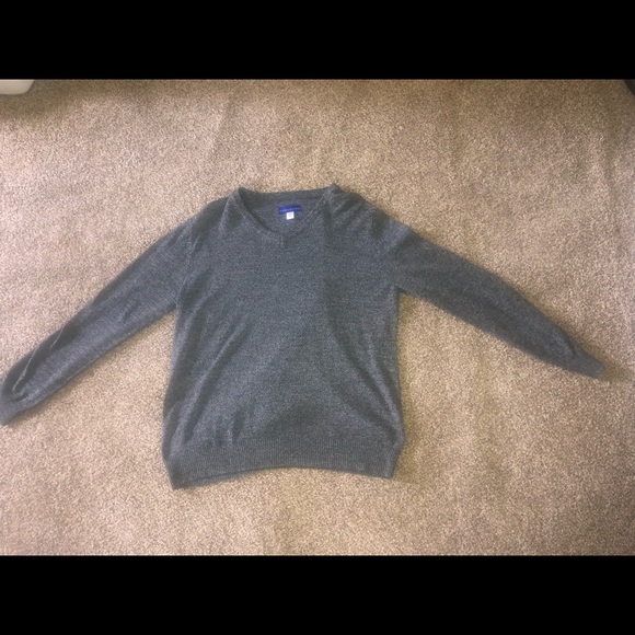 Simply styled sweater - Picture 3 of 4